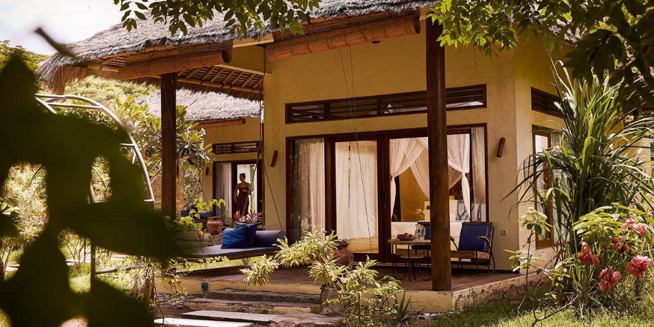 Pearl Beach Resort Gili Asahan Zimmer foto